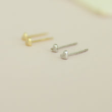 Load image into Gallery viewer, Ity Bity Heart Stud