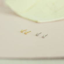 Load image into Gallery viewer, Ity Bity Heart Stud