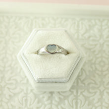 Load image into Gallery viewer, Pearly Heart Ring