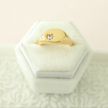 Load image into Gallery viewer, Falling Star Signet Ring