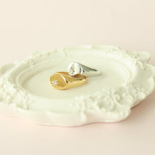 Load image into Gallery viewer, Falling Star Signet Ring