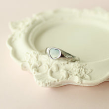 Load image into Gallery viewer, Pearly Heart Ring