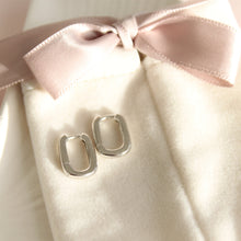 Load image into Gallery viewer, Mini Paperclip Hoop - Elisa Maree Jewelry