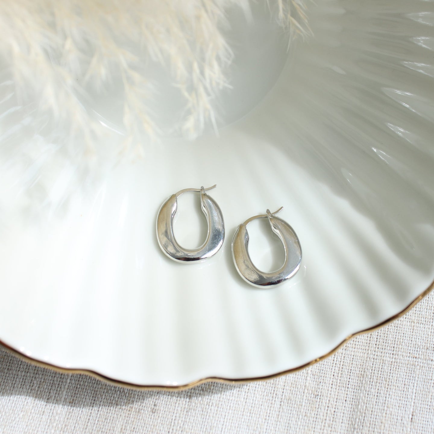 Uma Oblong Hoop Earrings