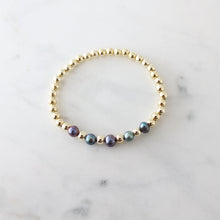 Load image into Gallery viewer, Peacock Pearl Bracelet
