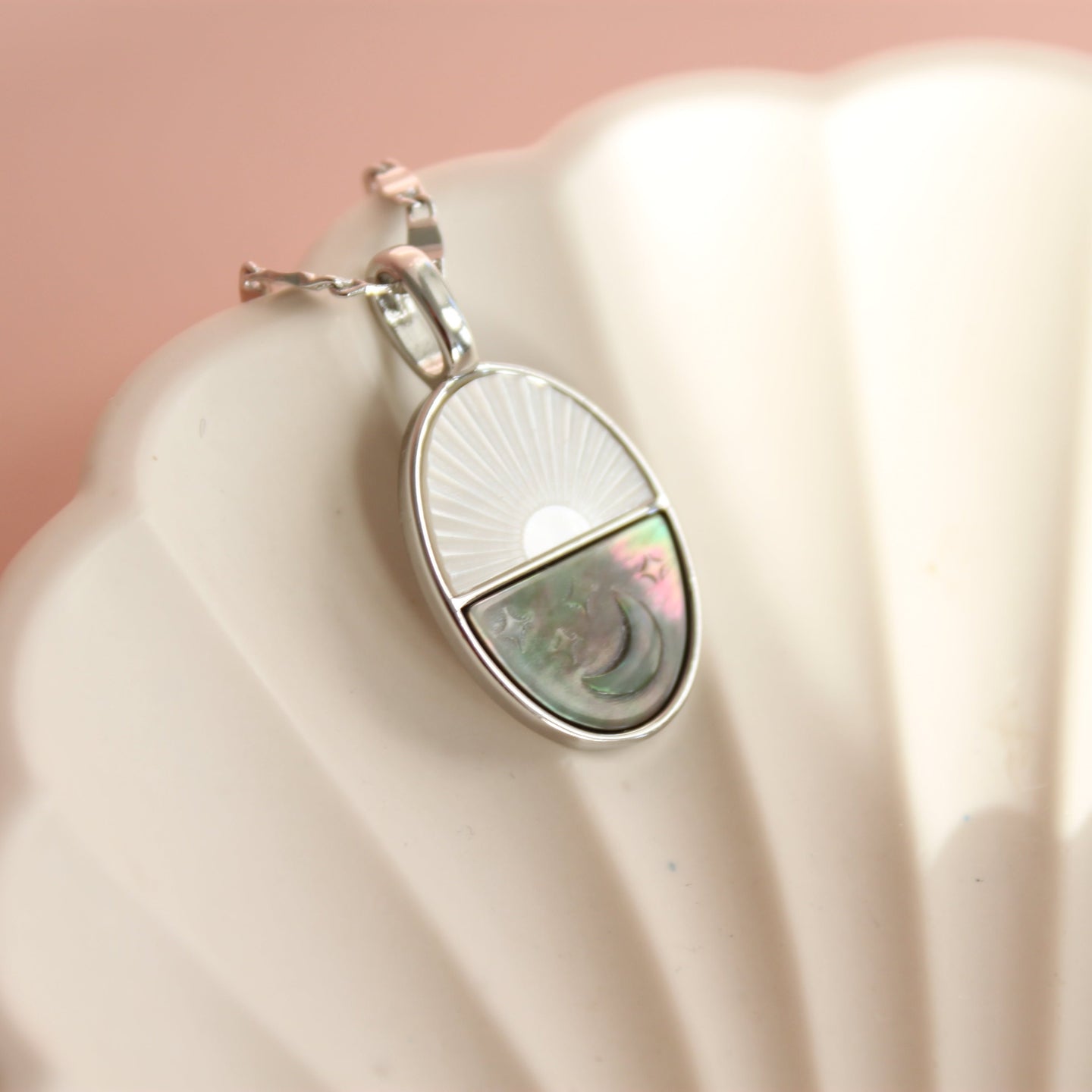 Day and Night Etched Pearl Pendant Necklace