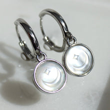 Load image into Gallery viewer, Pearly Night Etched Pearl Drop Earring
