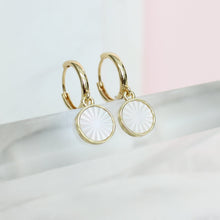 Load image into Gallery viewer, Sunburst Etched Pearl Drop Earring
